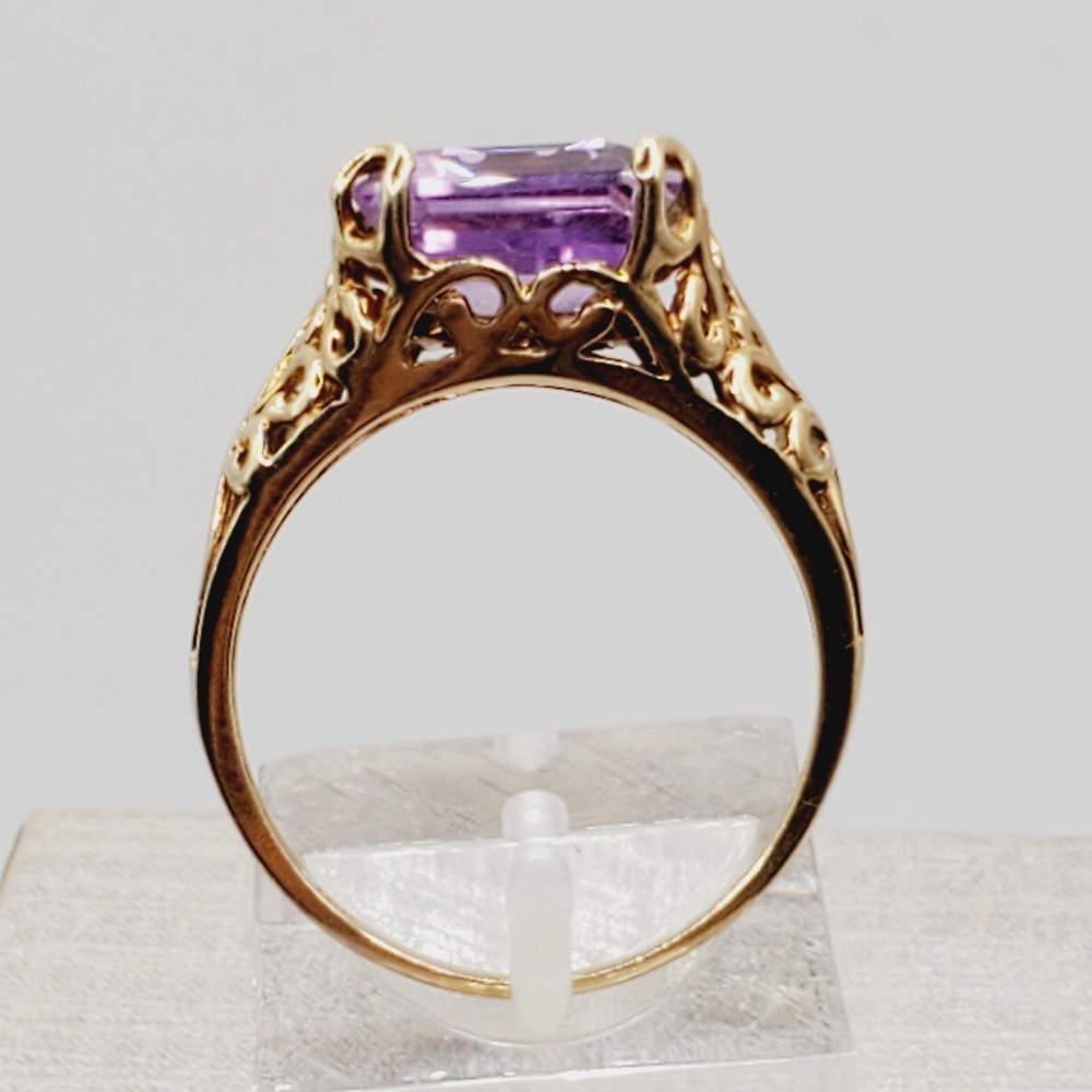10k Solid Yellow Gold Genuine Purple Emerald Cut Amethyst Statement Ring - Picture 2 of 7